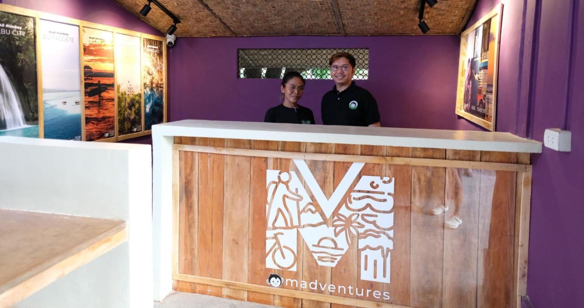Mad Monkey Siquijor Vandrehjem Eksteriør billede